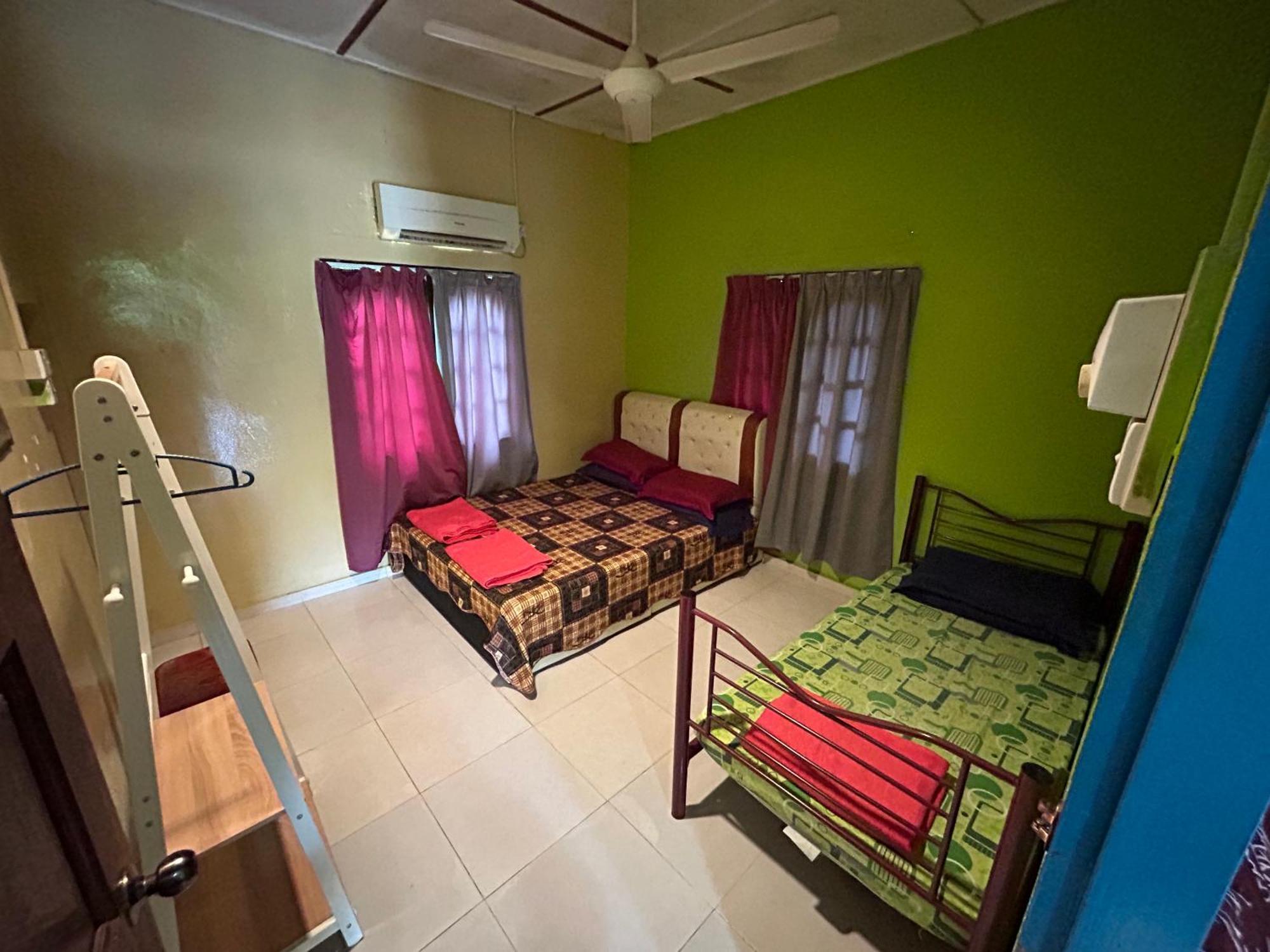 Dtahan Motel Taman Negara 쿠알라타한 외부 사진