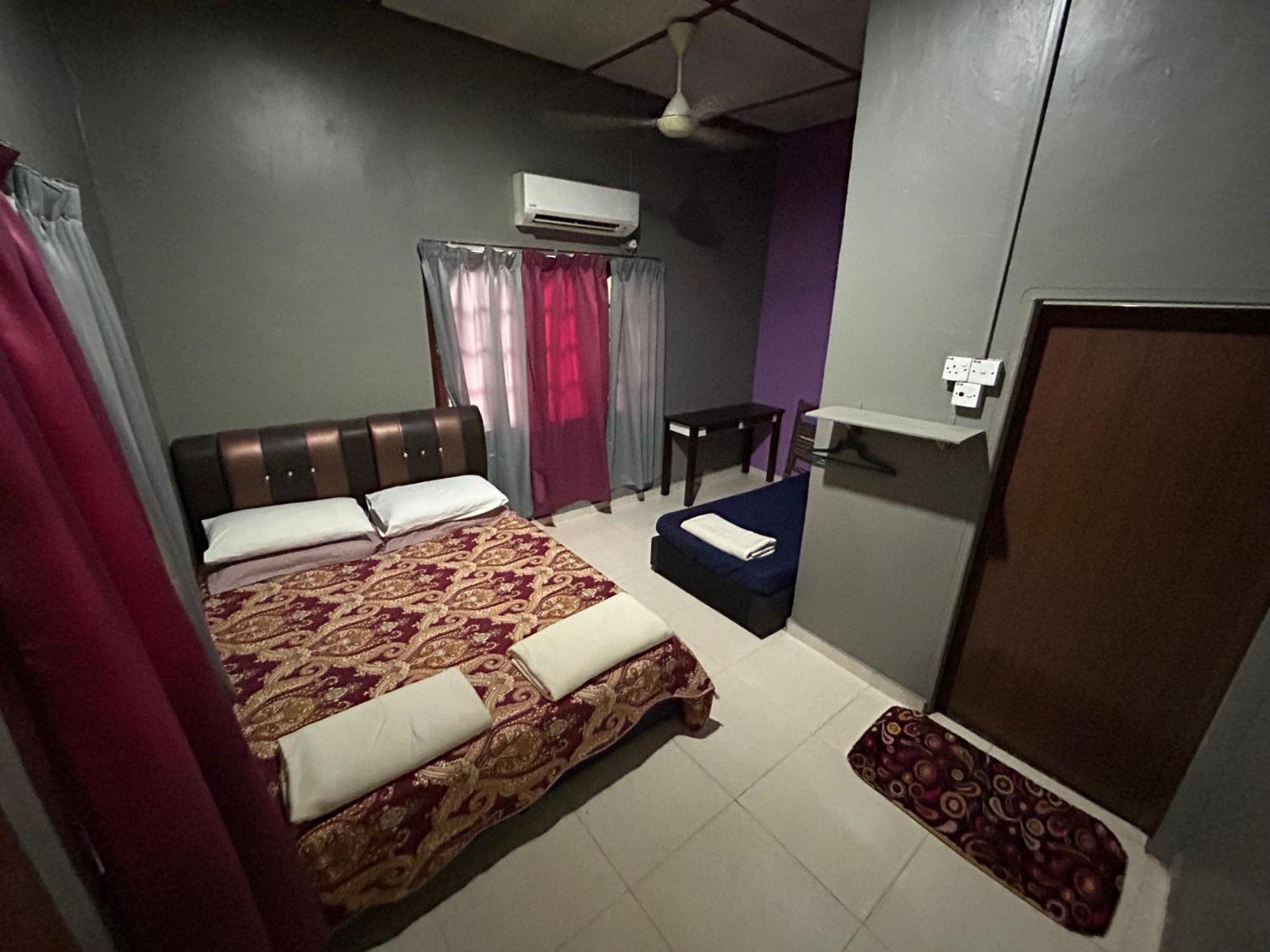 Dtahan Motel Taman Negara 쿠알라타한 외부 사진
