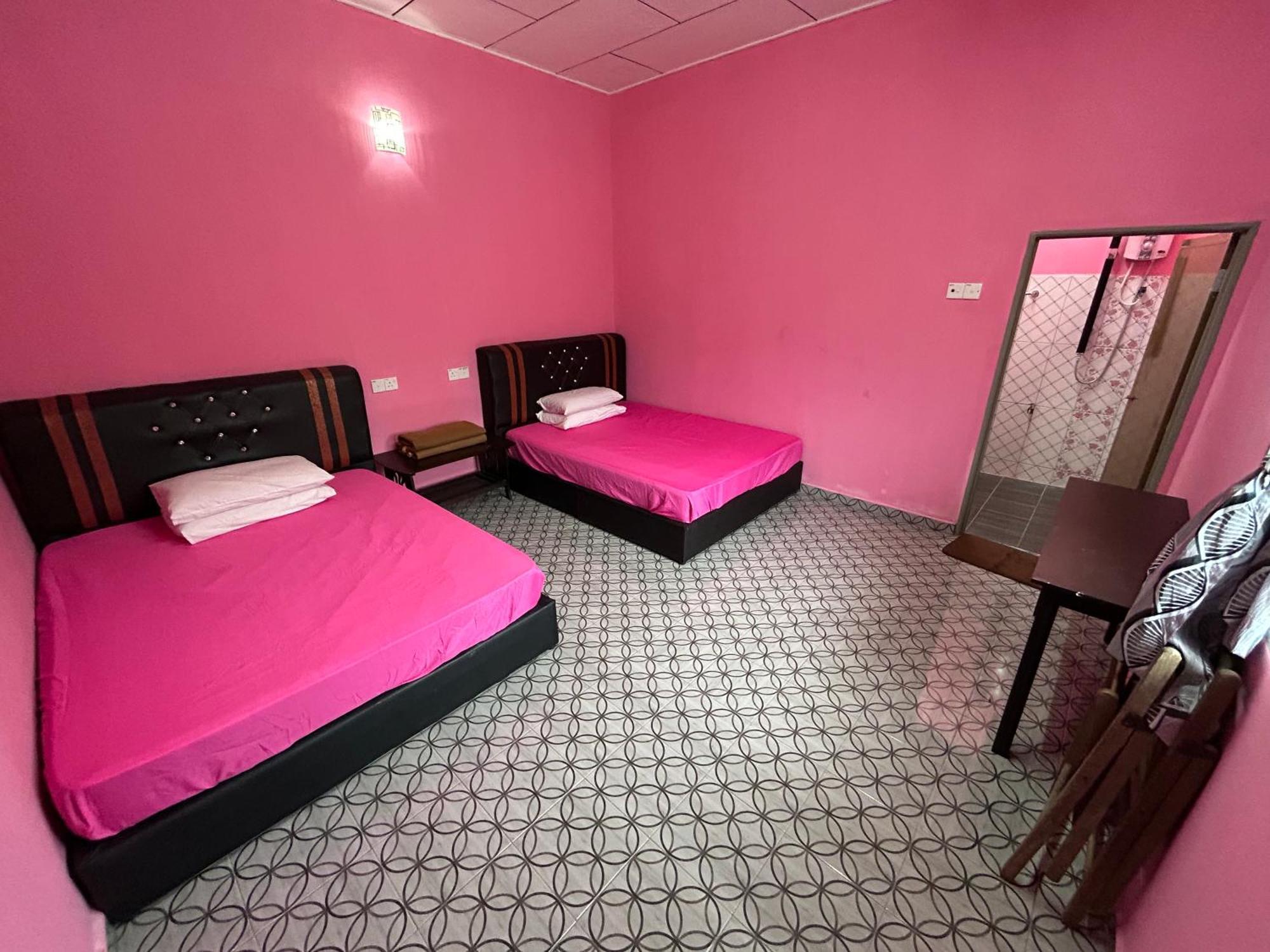 Dtahan Motel Taman Negara 쿠알라타한 외부 사진