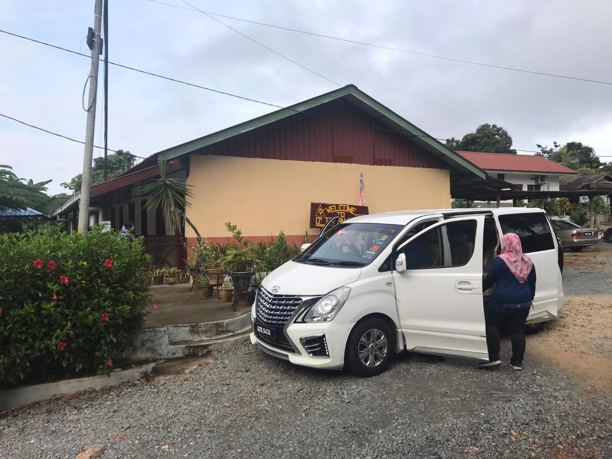 Dtahan Motel Taman Negara 쿠알라타한 외부 사진